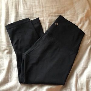 🔆Lululemon Wunder Under Cropped leggings!!